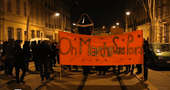 La nuit je marche sur la platedorme Tënk